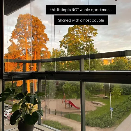 King-size Bed Private In Shared Near Sello Accommodatie bij particulieren Espoo